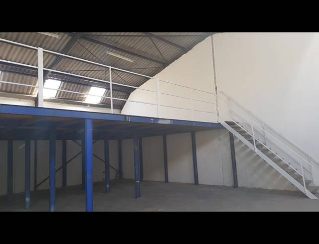 228M² FACTORY TO LET IN BLACKHEATH INDUSTRIAL